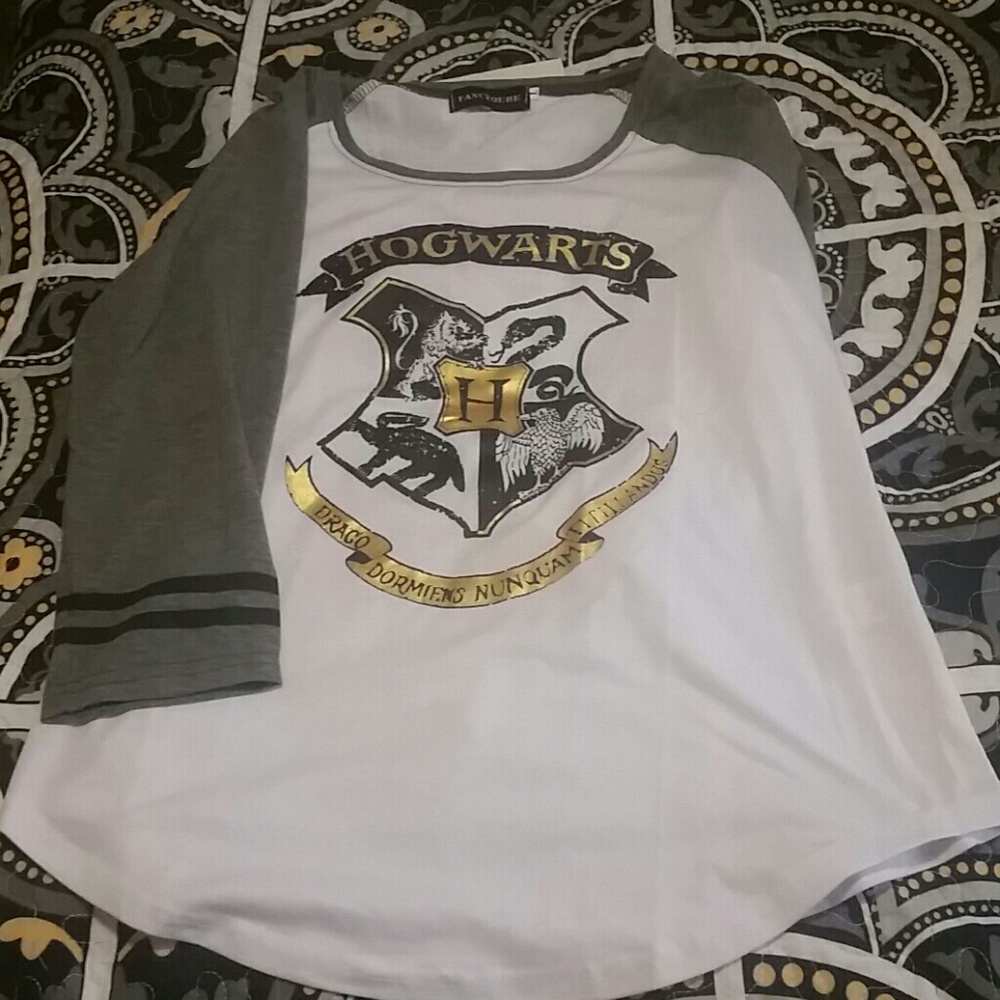 Harry Potter shirt and leggings